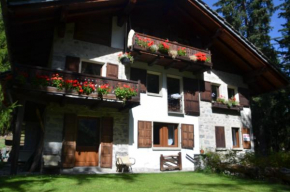 Отель Chalet Svizzero Val Ferret, Курмайор